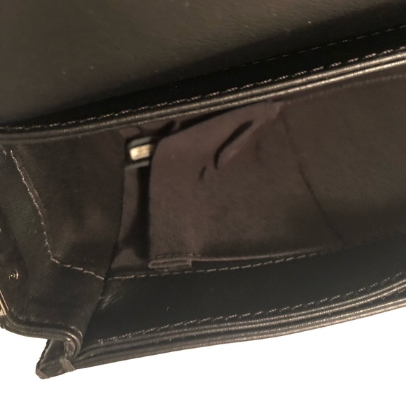 *SOLD* Chanel Enchained Boy flap - Picture 3 of 7